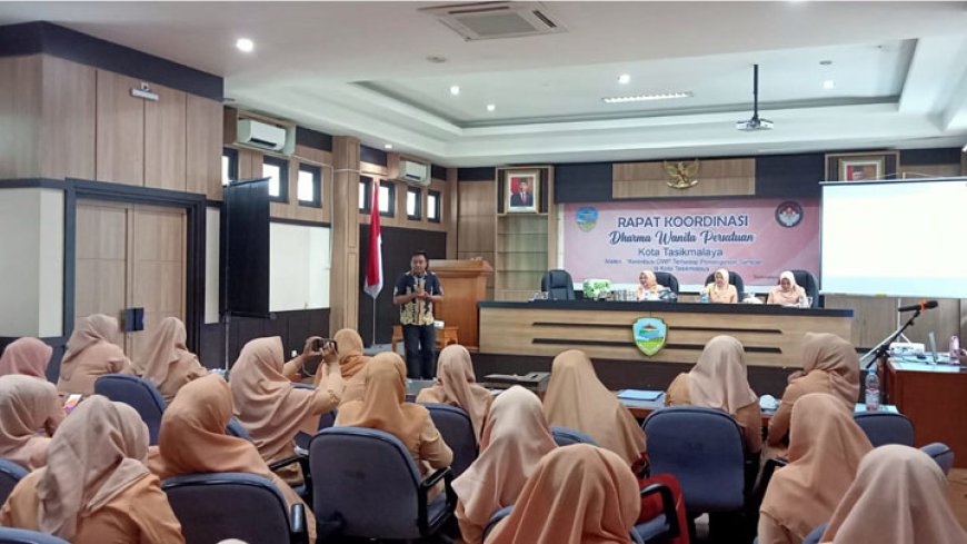 Ketua DWP Kota Tasik Sebut Sampah Momok Menakutkan