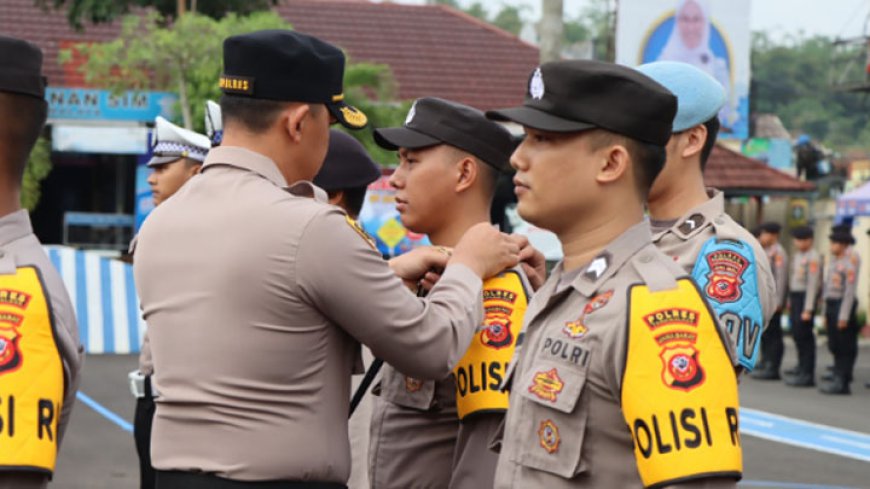 Cegah Tindak Pidana di Masyarakat, Kapolres Tasik Kukuhkan 605 Polisi RW
