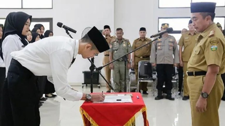 Sekda Zen Lantik Jafung di Lingkungan Pemda Kabupaten Tasikmalaya