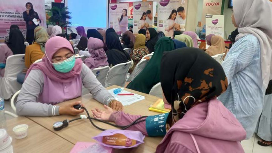 Kalbe Nutritional Gelar Pemeriksaan Kehamilan di Yogya Depstore Tasikmalaya