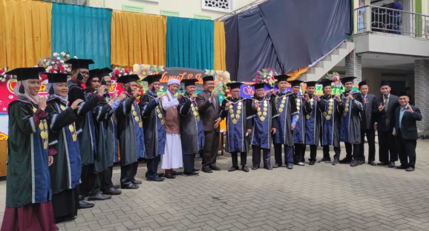 STIABI Riyadlul Ulum Wadda'wah Tasikmalaya Mewisuda Mahasiswa Angkatan ke I