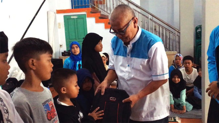 Jelang Hari Pertama Masuk Sekolah, Bacaleg Partai Gelora H. Dede Sofyan Hidayat Santuni Anak Yatim
