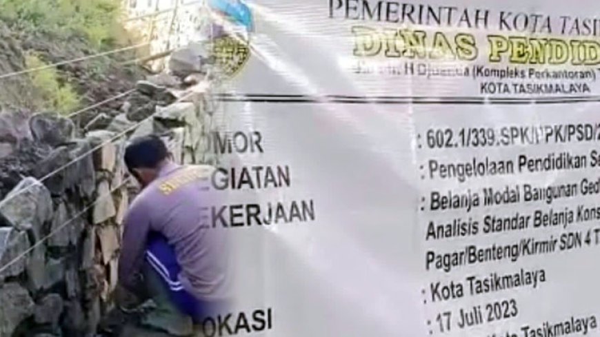 Tak Permisi, Proyek Benteng SD Negeri 4 Tuguraja Disoal Warga