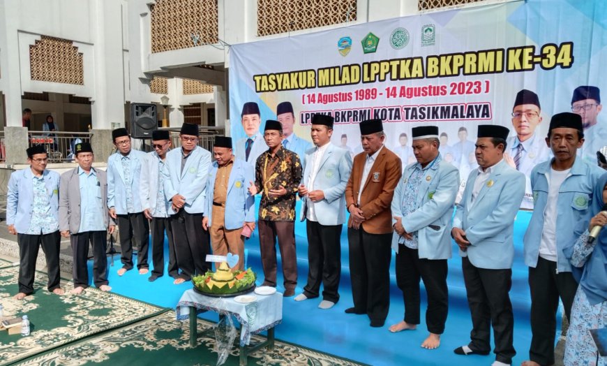 Istigosah, Do'a Bersama dan Tadarus Al Qur'an Warnai Peringatan Milad LPPTKA BKPRMI Kota Tasik