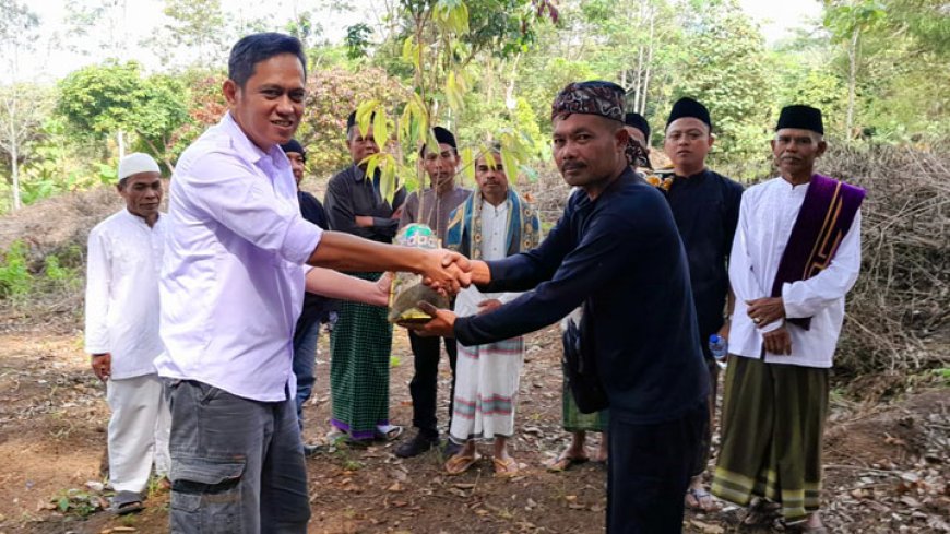 Manfaatkan Lahan, Warga Batu Sumur Tanam Duren