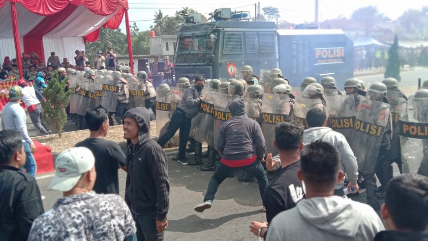 Bentrok Masa Pendukung Capres, Polisi Turunkan Tim Khusus Redam Kericuhan