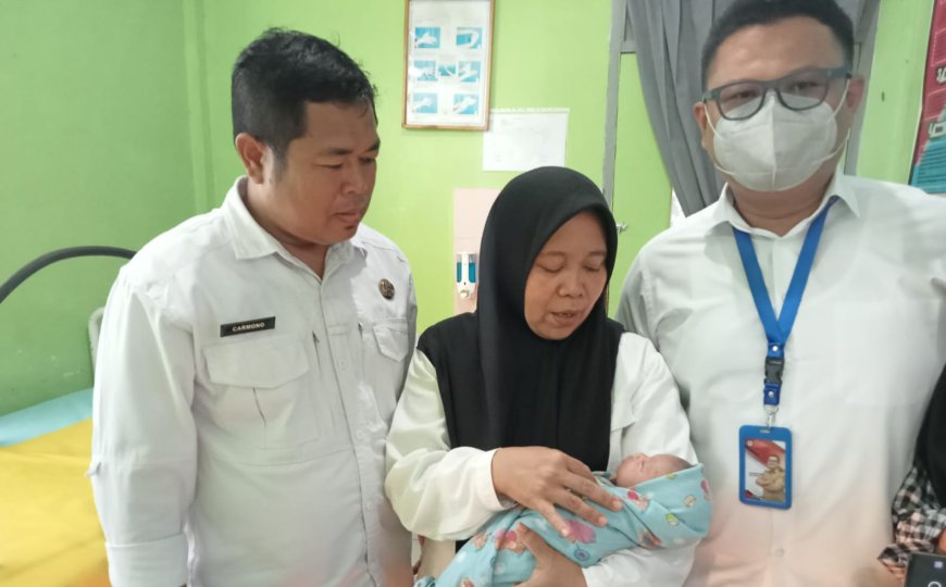 Warga Kampung Pameungpeuk Cigalontang Digegerkan dengan Penemuan Bayi