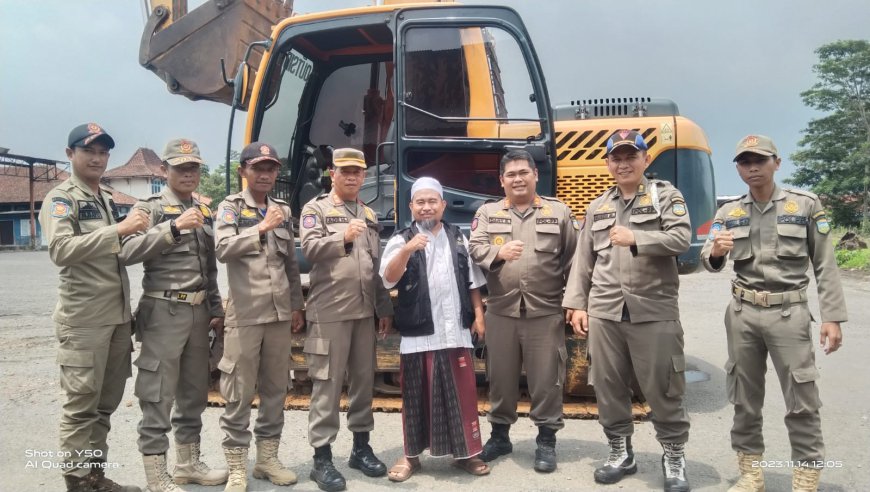 Sejumlah Ulama Pantau Pengosongan Bangunan di Eks Terminal Cilembang Sebelum Dibongkar Petugas