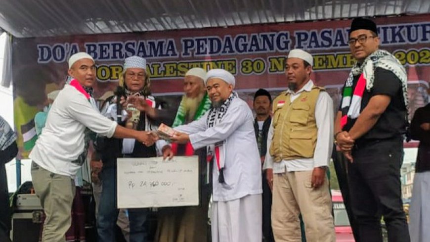 Peduli Palestina, Komunitas Pedagang Pasar Cikurubuk Serahkan Dana Segini ke FPI Kota Tasikmalaya