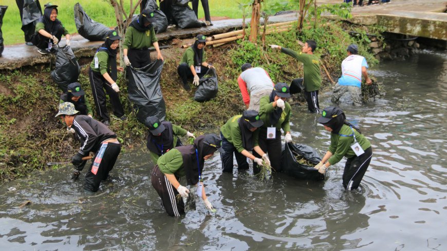 Brigif 13 galuh Rahayu 1 Kostrad Ajak Mahasiswa Gotong Royong