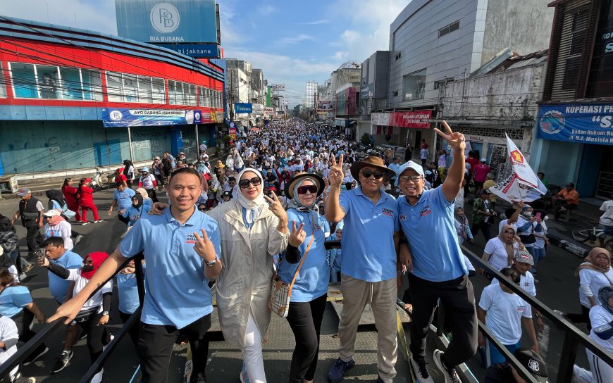 Puluhan Ribu Massa Ikuti Jalan Sehat Prabowo Gibran Sekali Putaran di Kota Tasikmalaya