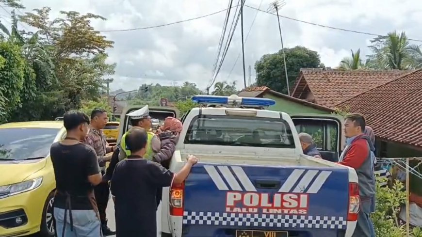Tetiba Sakit, Nining Pemudik Asal Bandung Dievakuasi Polisi