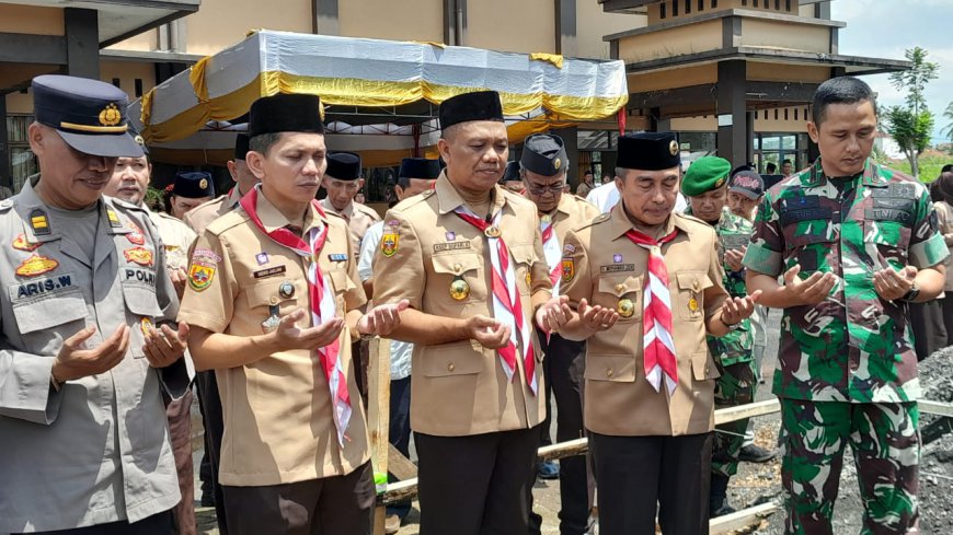 Lengkapi Fasilitas Gedung Pramuka, Pengurus Kwarcab Kab. Tasik Bangun Masjid