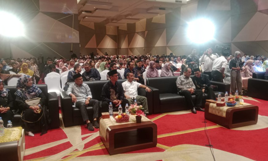 Hadiri Syukuran Kelulusan Siswa XII SMA Negeri 10 Kota Tasik, Ini Pesan Ivan Dicksan