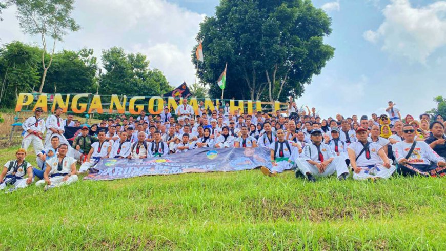 Ratusan Angggota Tarung Derajat Tasikmalaya Latihan Alam
