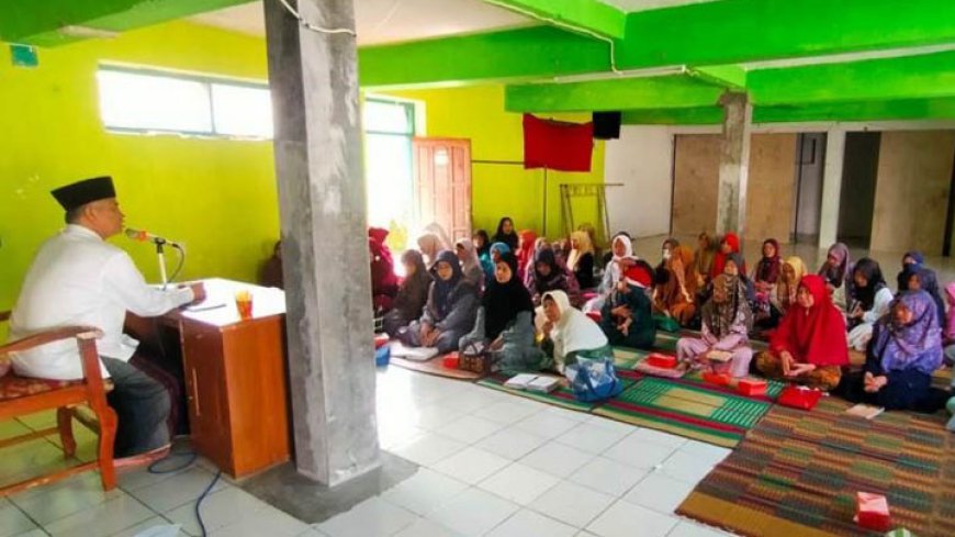 Muslim Tampung Segudang Keluhan Warga di Ponpes Al Hasanah Cintapada Cibeureum