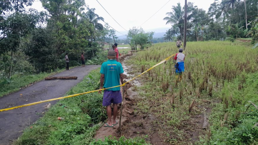 Jalan Putus Akibat Longsor, Pemerintah Desa Puspamukti Cigalontang Bikin Jalan Alternatif