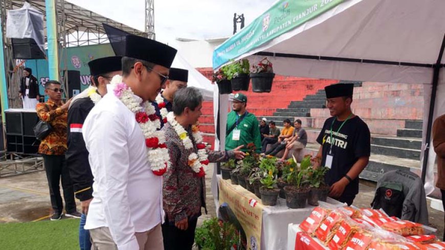 Usai Ikut Pelatihan di Cianjur, Omzet UMKM Santri Meningkat
