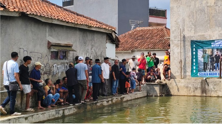 Semarak Ngobyag Balong, Ivan Dicksan dan Warga Depok Berburu Ikan Bersama