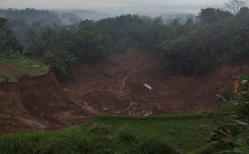 Dua Hektar Lahan Pertanian Tergerus Longsor, Pemerintah Desa dan Pemilik Lahan Mengaku Bingung