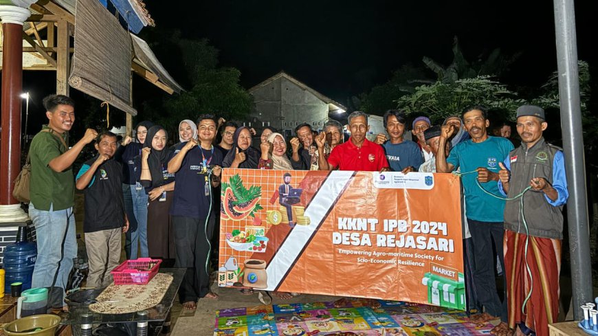 Tim KKNT Inovasi IPB Bantu Petani Desa Rejasari Atasi Penyakit Pada Pepaya dan Kembangkan Pupuk Cair dari Limbah Pepaya