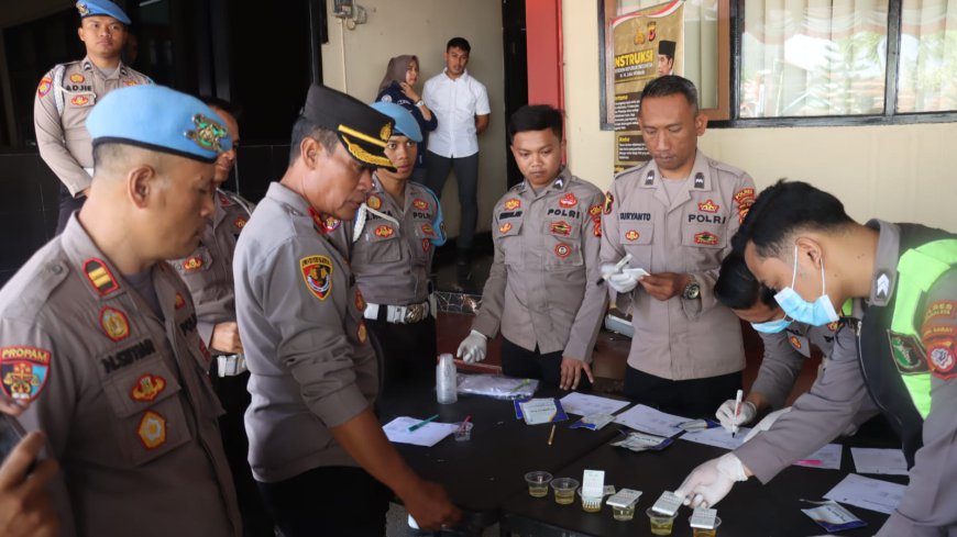 Antisipasi Penggunaan Obat Terlarang, Anggota Polres Tasikmalaya di Cek Urine