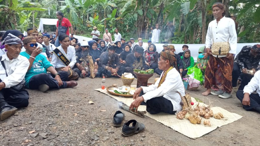 Kampung Kuta Gelar Upacara Adat Nyuguh, Rayakan Tradisi dan Lestarikan Budaya