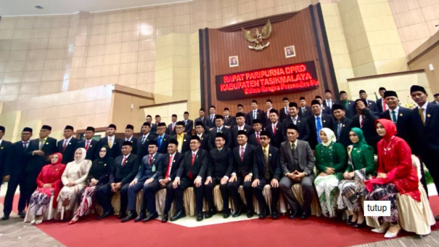 50 Anggota DPRD Kabupaten Tasikmalaya Resmi Dilantik di Gedung Paripurna