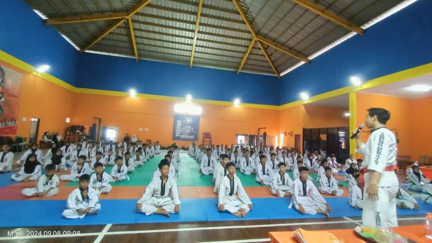 UKT Tarung Derajat Ajang Seleksi Tahap Awal Kejuaraan Antar Satlat
