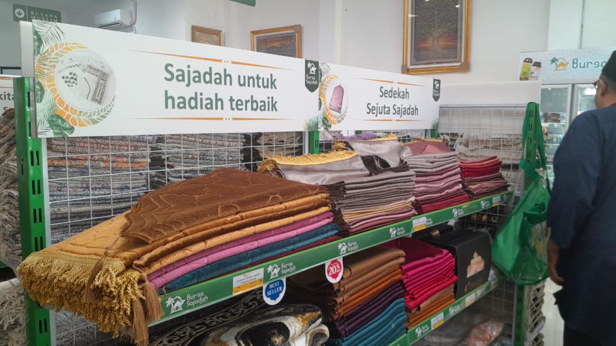 Buruan Beli! Ada Kerudung Harga Seribuan di Bursa Sajadah Tasikmalaya