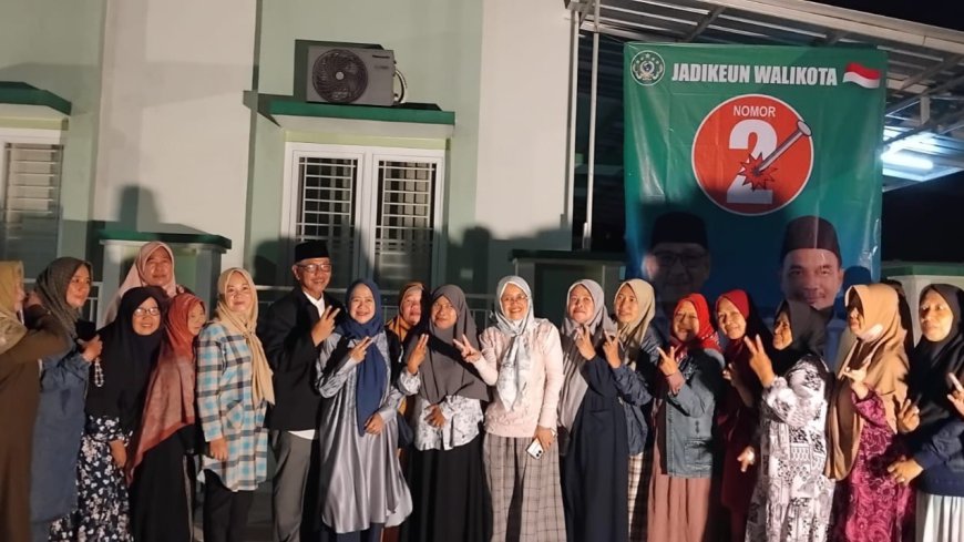 Warga Tiga ke RW an Bumi Resik Panglayungan Ngaliwet Bareng Ivan Dicksan, Ini Kata Warga?