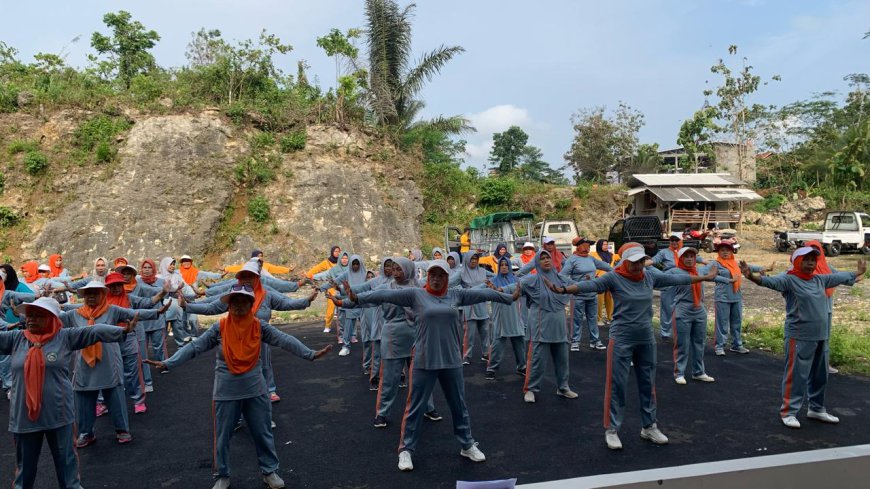 Ribuan Warga Tasik Selatan Tumplek Ikuti Kegiatan Sabtu Sehat RSUD TNT Cikatomas
