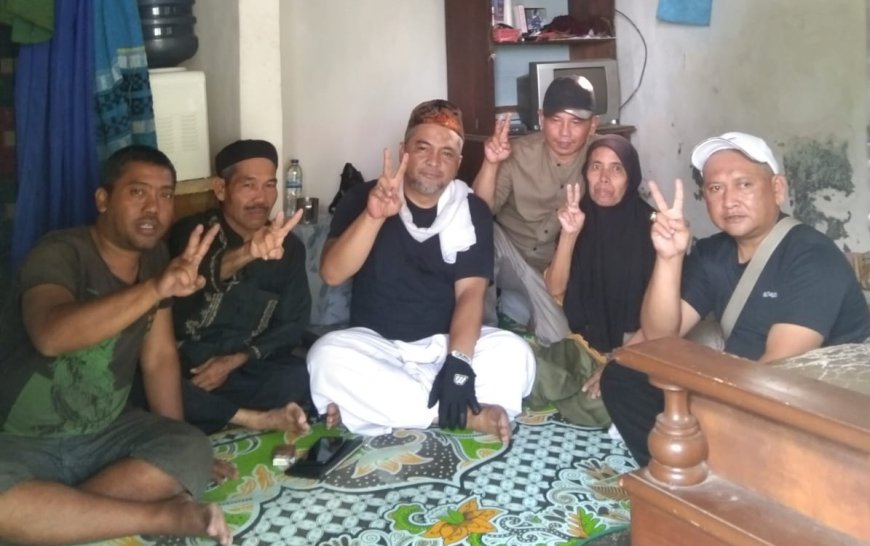 Dewan Pembina Yayasan Padi Jenguk Warga Jompo yang Terbaring Sakit, Iwan: Ini Kewajiban Kita