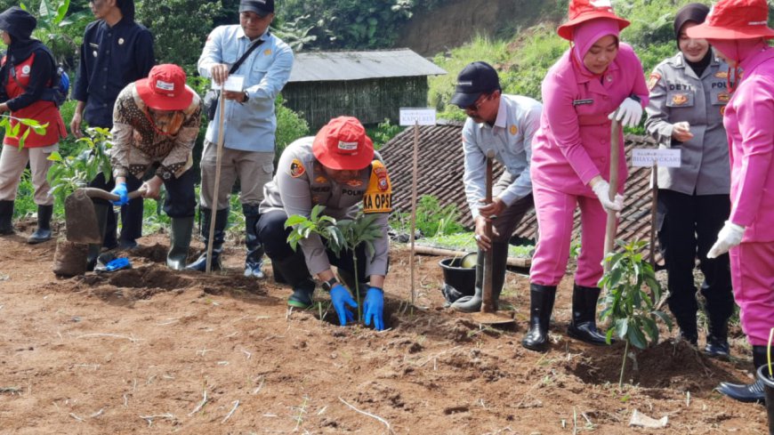 Dukung Ketahanan Pangan Nasional, Polres Tasikmalaya Buka Empat Hektare Lahan Pertanian