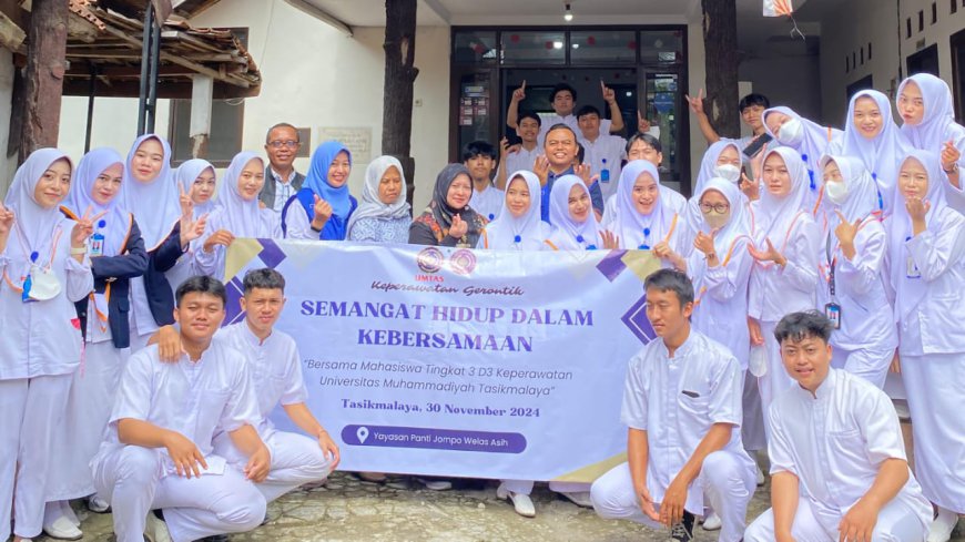 Peduli Lansia, Mahasiswa D3 Keperawatan UMTAS Ajak Warga Panti Jompo Werdha Welas Asih Senam Bareng