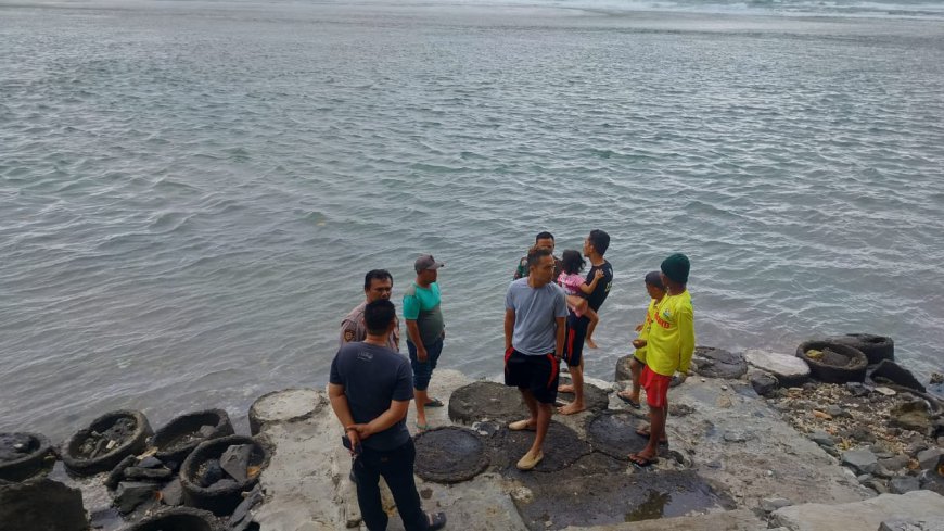 Balita di Tasikmalaya Tewas Setelah Kepala Hantam Karang Pantai Sindangkerta
