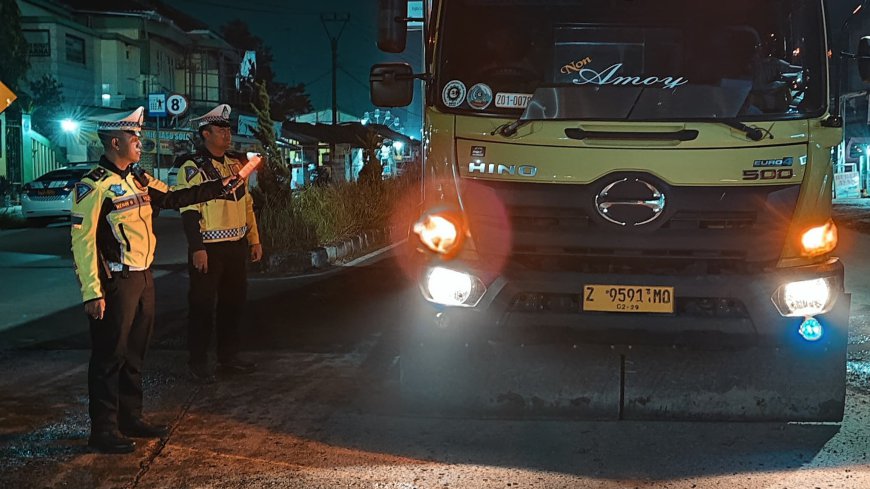 Antisipasi Kepadatan Lalu Lintas, Polisi Larang Kendaraan Sumbu Tiga Masuk Jalur Tasik-Garut