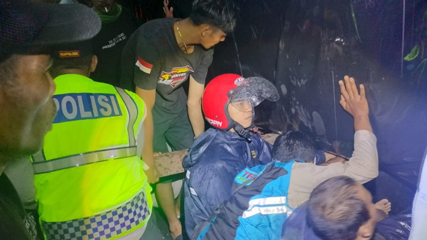 Lakalantas di Tanjakan Bohong Tasikmalaya, Evakuasi Korban Terjepit Truk Berlangsung Dramatis 