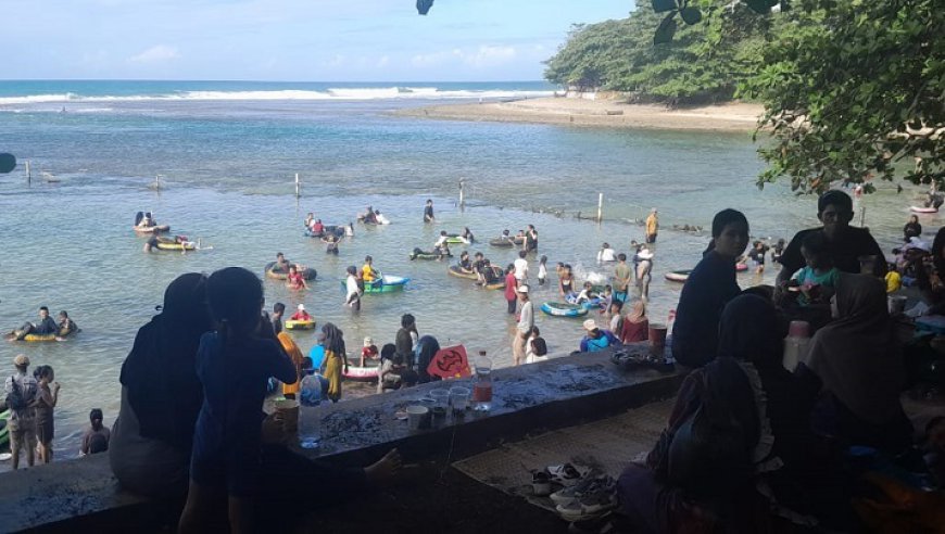 Ramai Saat Libur Nataru, Wisata Pantai Sindangkerta Butuh Penataan