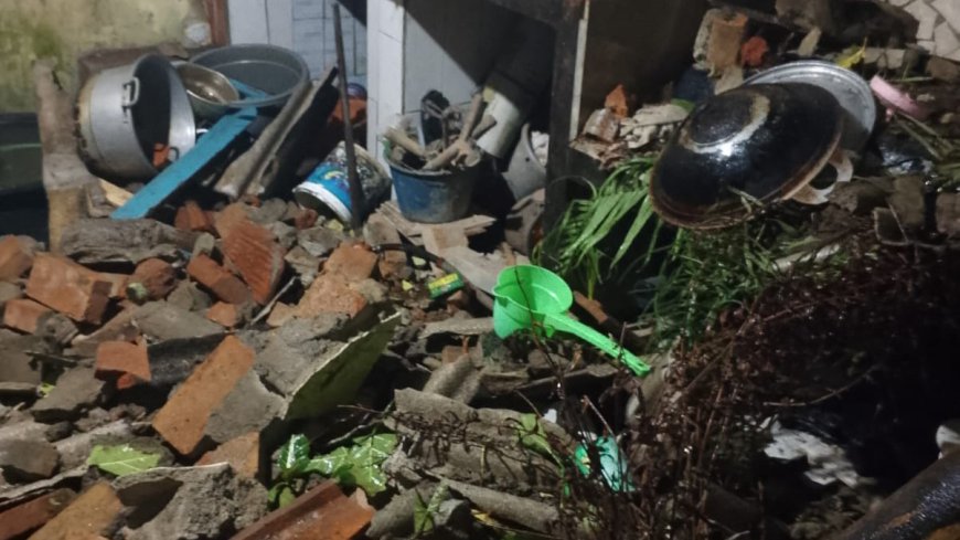 Diguyur Hujan Lebat, Rumah Warga di Tasikmalaya Ambruk, Kerugian Capai Rp 40 Juta