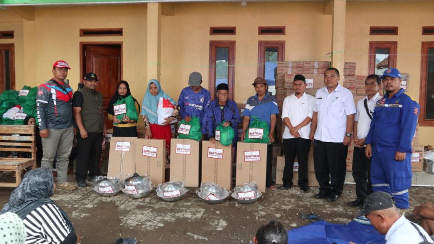 Kemensos Berikan Bantuan untuk Korban Pergerakan Tanah di Desa Cikondang Tasikmalaya