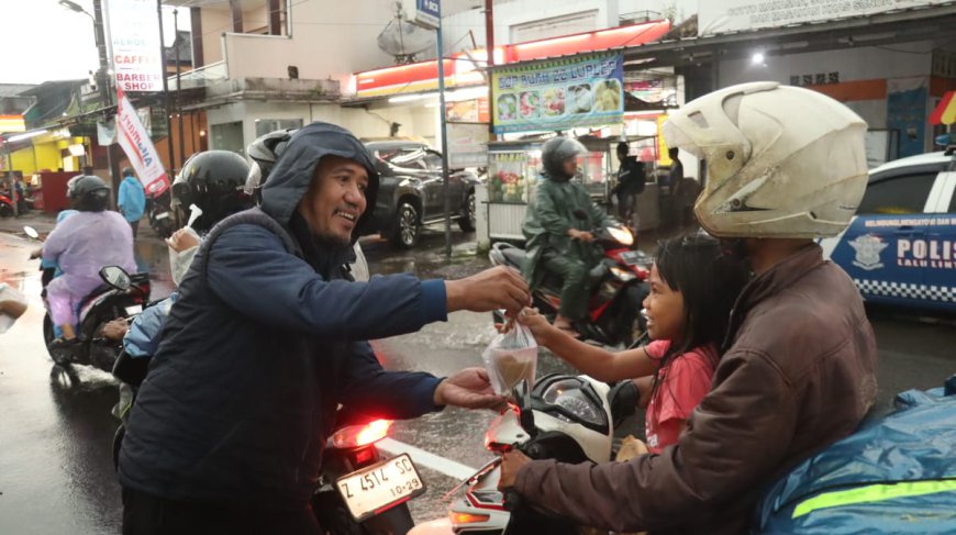 Polres Tasikmalaya dan Pokja Jurnalis Berbagi Takjil dan Buka Puasa Bersama