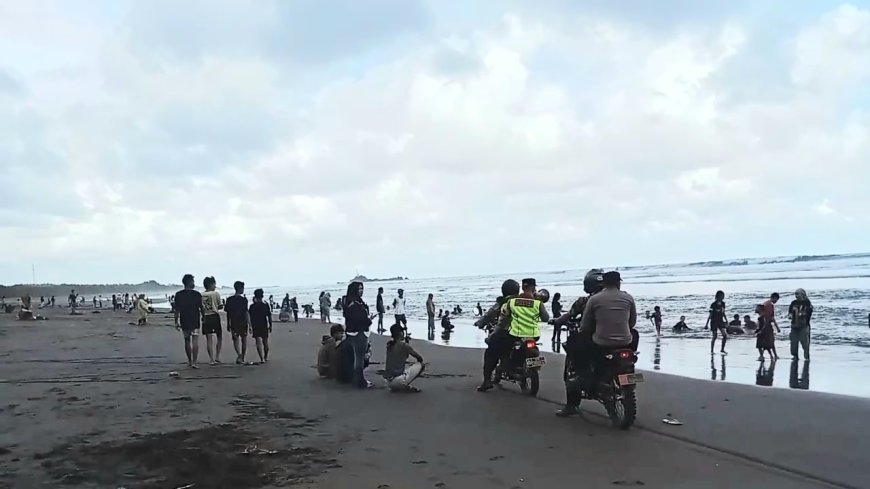 Polisi Pastikan Keamanan dan Kenyamanan Pengunjung Objek Wisata Pantai Selatan Tasikmalaya