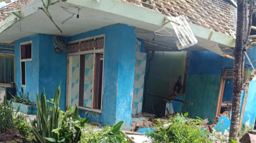 Bencana Pergerakan Tanah Terjang Dua Desa di Tasikmalaya, Belasan Rumah Warga Rusak