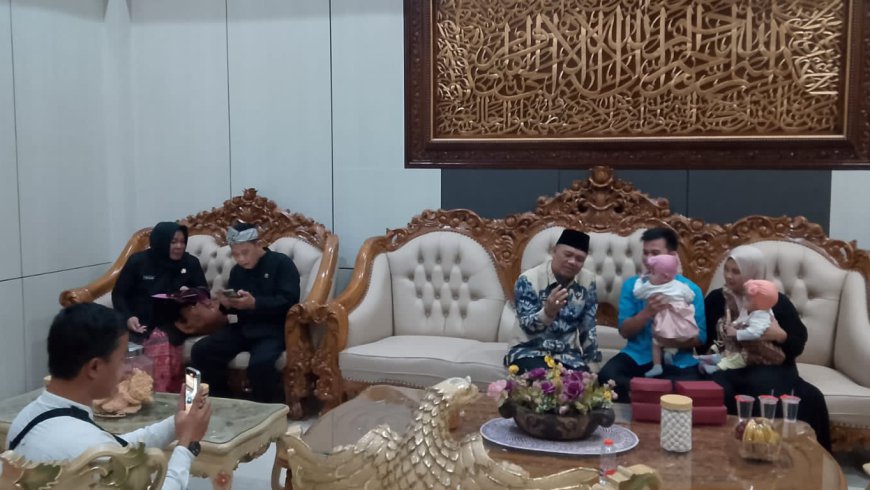 Usai Jalani Operasi, Bayi Kembar Siam Asal Tasikmalaya Kembali ke Kampung Halaman