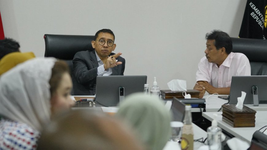 Menjadi Pelayan, Bukan Pencari Panggung, Seruan Moral bagi Calon Anggota Dewan Kesenian dan Kebudayaan