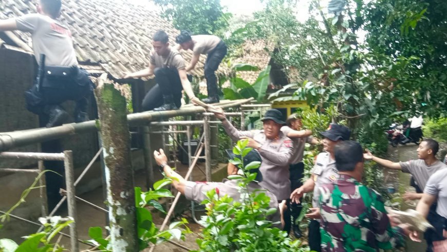 Pembangunan Rumah Nanu Dimulai, Kapolres Tasikmalaya Pimpin Proses Pembongkaran