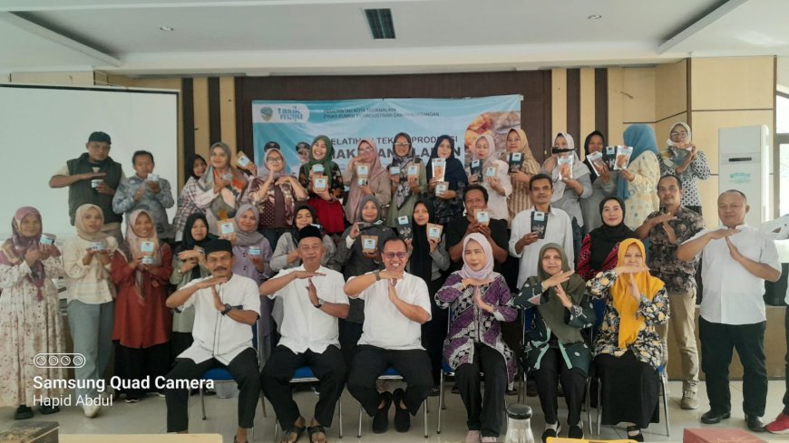 Warga Tamansari Tasikmalaya Diberi Pelatihan Teknik Produksi Makanan Olahan